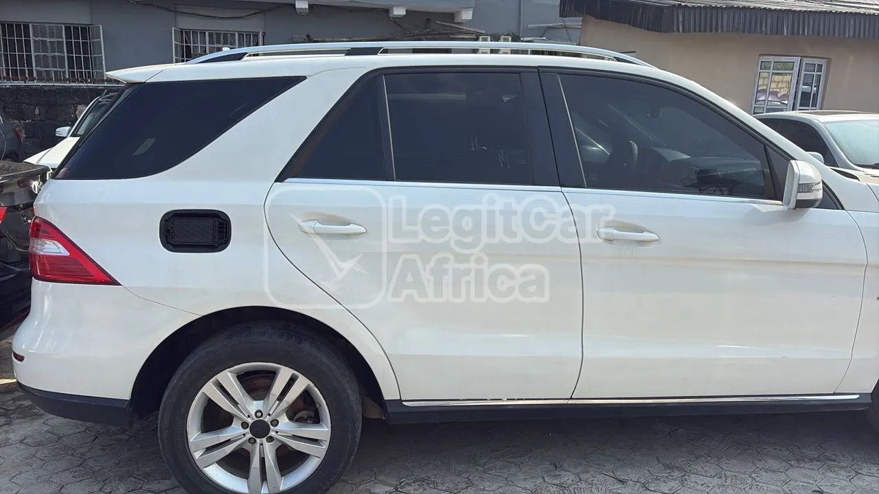 MERCEDES-BENZ ML350 view 3