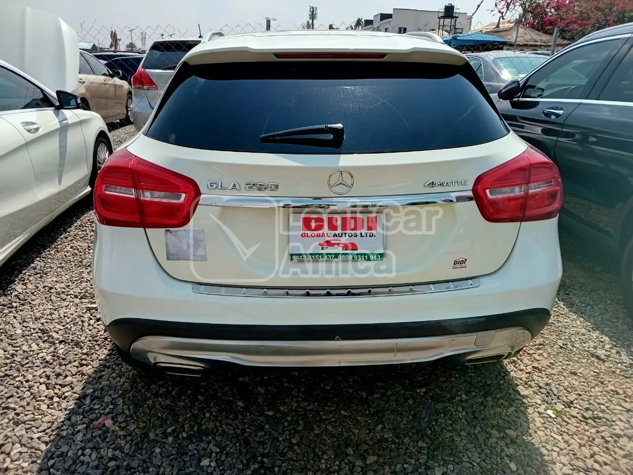 MERCEDES-BENZ GLA 250 view 4 more