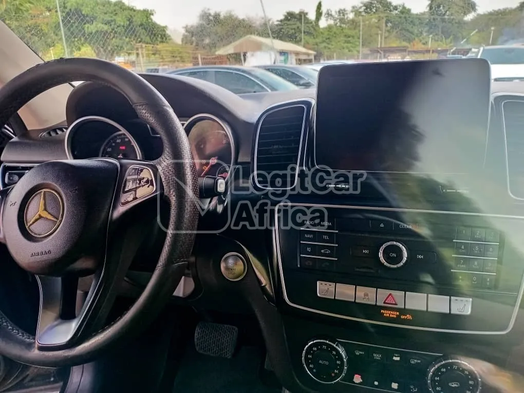 MERCEDES-BENZ GLE-Class  view 4 more