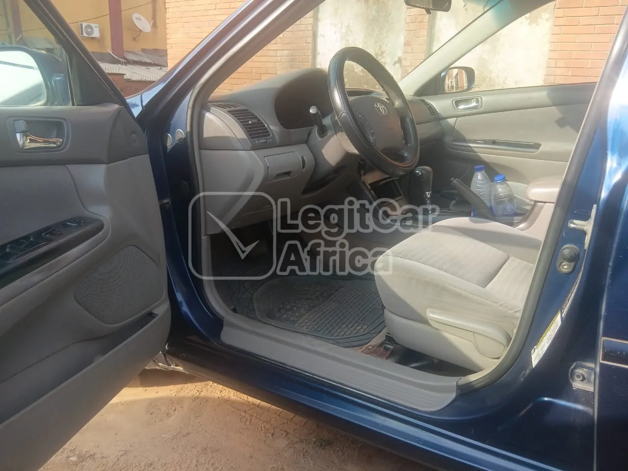 TOYOTA Camry 2006 view 4 more