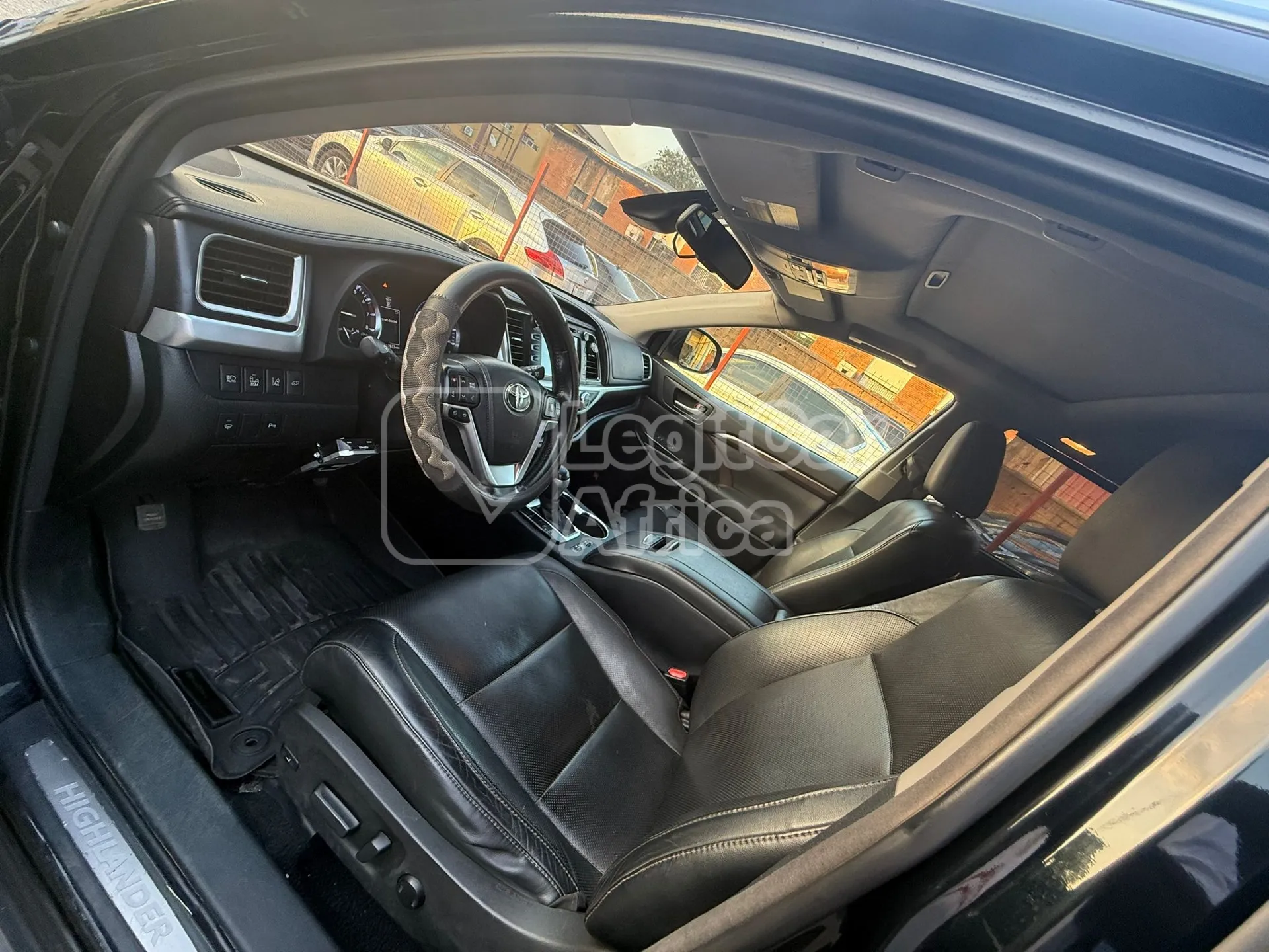 TOYOTA Highlander 2014  view 3