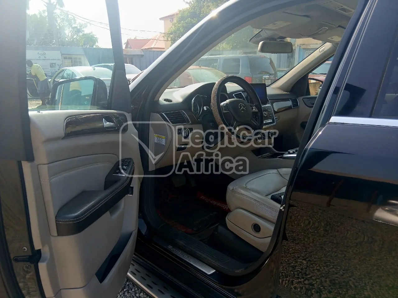 MERCEDES-BENZ ML-Class 2012  view 4 more