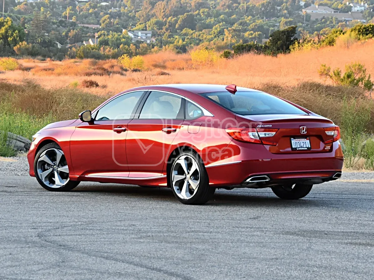 2020 HONDA Accord view 3