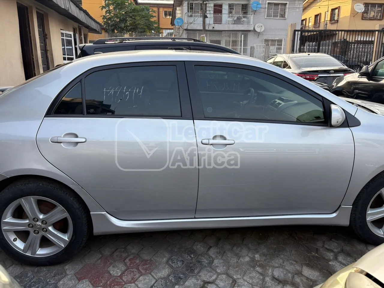 TOYOTA Corolla 2013  view 4 more